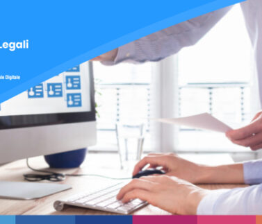organigramma-aziendale-16 Professionista dello studio legale al lavoro con computer e documenti fiscali