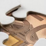 risarcimento sentenza soldi meneta banconota euro denaro riconoscimento stipendio puzzle